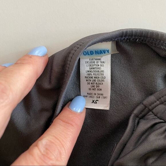Old Navy Ruched Grey Strapless Swim Top Size XS - Picture 4 of 5